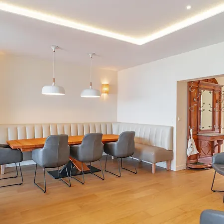 Somptueuse Demeure Arcachonnaise De Caractere Avec Acces Direct A La