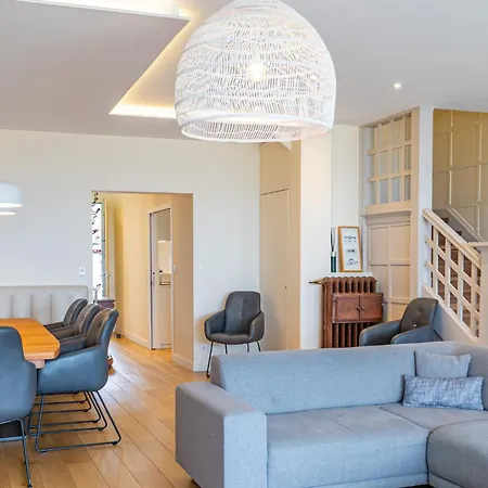 Somptueuse Demeure Arcachonnaise De Caractere Avec Acces Direct A La Villa