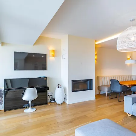 Somptueuse Demeure Arcachonnaise De Caractere Avec Acces Direct A La Vila