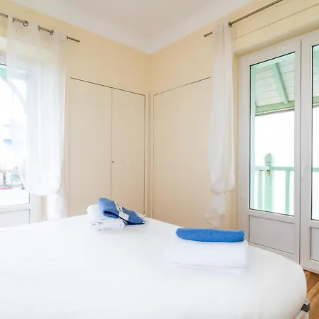 Villa Somptueuse Demeure Arcachonnaise De Caractere Avec Acces Direct A La *