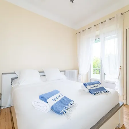 Somptueuse Demeure Arcachonnaise De Caractere Avec Acces Direct A La Vila Arcachon