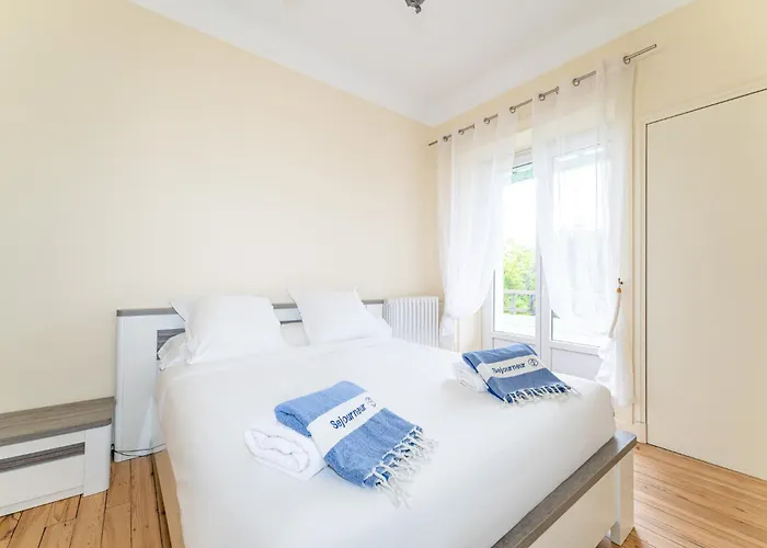 Somptueuse Demeure Arcachonnaise De Caractere Avec Acces Direct A La ヴィラ アルカション